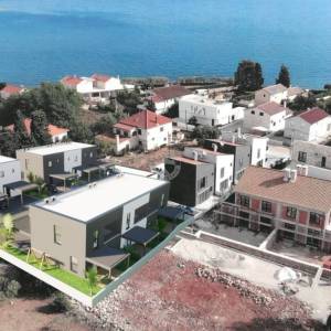 Prodaja, atraktivan građevinski projekt na otoku Ugljanu, Preko, 100 m od mora