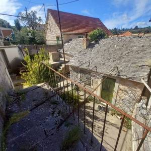 Prodaja, autentična, stara kamena kuća