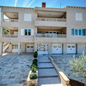 Prodaja, Blace, Dubrovačko-neretvanska, samostojeća kuća, 5 stanova