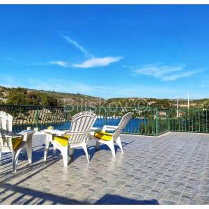 Prodaja, Brač, prvi red do mora, kuća, parcela cca. 580m2