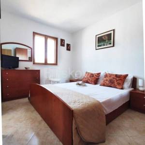 Prodaja, Brač, prvi red do mora, kuća, parcela cca. 580m2