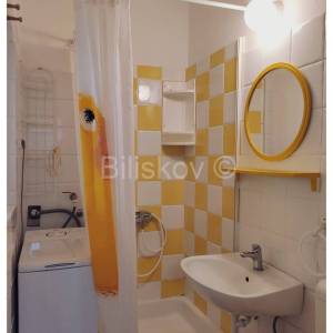 Prodaja, Brač, prvi red do mora, kuća, parcela cca. 580m2