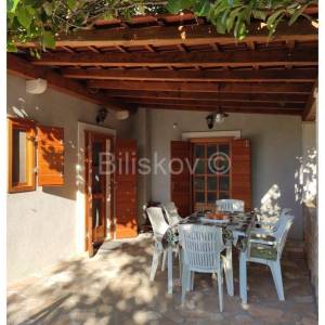 Prodaja, Brač, prvi red do mora, kuća, parcela cca. 580m2