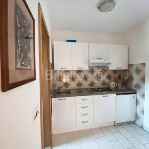 Prodaja, Brač, Supetar, prekrasna apartmanska kuća, 250m od mora 