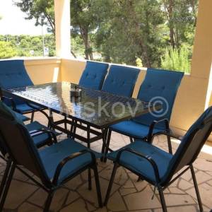 Prodaja, Brač, Supetar, trokatnica,4 stana, vrt, parking