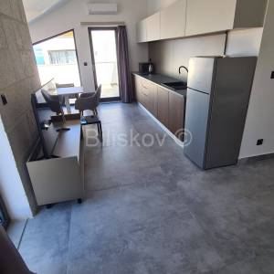 Prodaja, Brač, Sutivan, trosoban svijetao penthouse, pogled na more