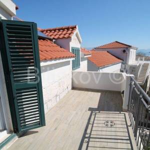 Prodaja, Čiovo, Slatine, kamena kuća s apartmanima