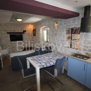 Prodaja, Čiovo, Slatine, kamena kuća s apartmanima