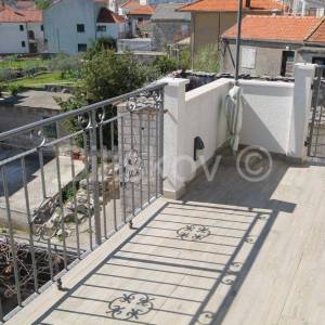 Prodaja, Čiovo, Slatine, kamena kuća s apartmanima