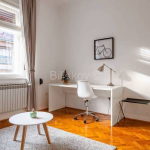 Prodaja, Donji grad, 4-soban stan, 3 apartmana, parking