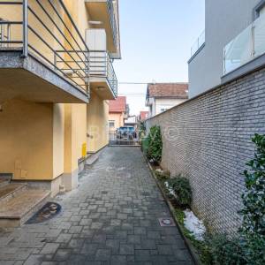 Prodaja, Dubec, samostojeća kuća, 5 stambenih jedinica, 6 VPM