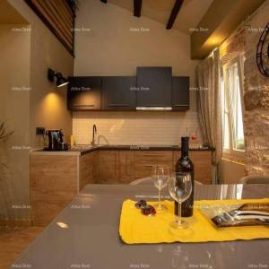 Prodaja - Elegantno uređen dvoetažni stan u staroj jezgri grada, Rovinj!