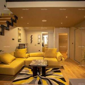 Prodaja - Elegantno uređen dvoetažni stan u staroj jezgri grada, Rovinj!