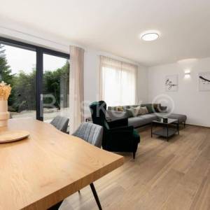 Prodaja, Gorski Kotar, Ravna gora, 5 samostojećih kuća, turizam