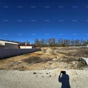 Prodaja građevinske parcele sa ishodovanom,  pravomoćnom građevinskom dozvolom , BIBIĆI!!