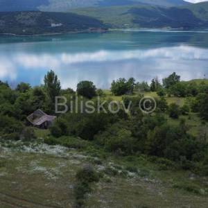Prodaja, građevinsko zemljište s pogledom na jezero 