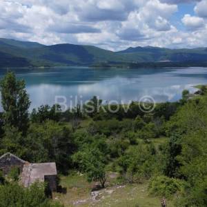 Prodaja, građevinsko zemljište s pogledom na jezero 
