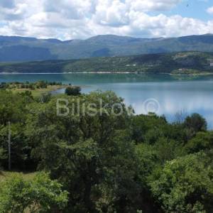 Prodaja, građevinsko zemljište s pogledom na jezero 