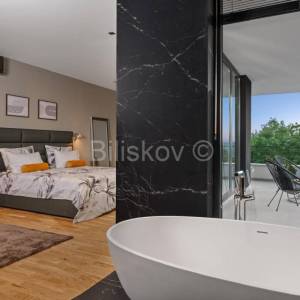 Prodaja, Grožnjan, Luksuzna dizajnerska vila s bazenom, parking 