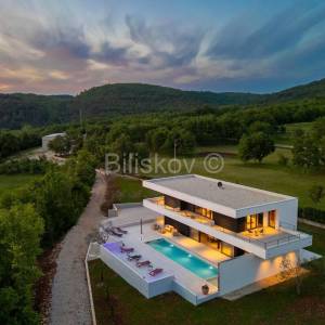 Prodaja, Grožnjan, Luksuzna dizajnerska vila s bazenom, parking 