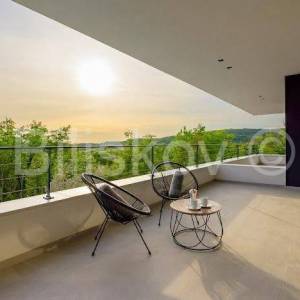 Prodaja, Grožnjan, Luksuzna dizajnerska vila s bazenom, parking 