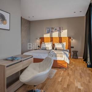 Prodaja, Grožnjan, Luksuzna dizajnerska vila s bazenom, parking 