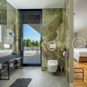 Prodaja, Grožnjan, Luksuzna dizajnerska vila s bazenom, parking 