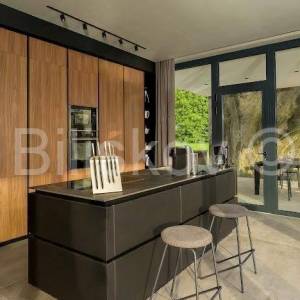 Prodaja, Grožnjan, Luksuzna dizajnerska vila s bazenom, parking 