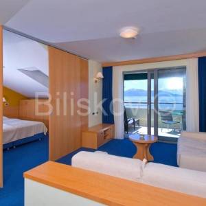 Prodaja, Hotel, 1. red do mora, Gradac