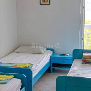 Prodaja, Hvar, Sućuraj, kuća u nizu s pogledom na more