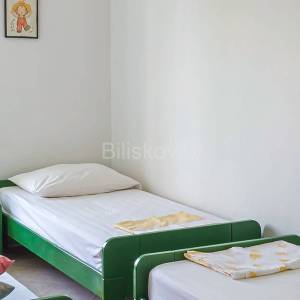 Prodaja, Hvar, Sućuraj, kuća u nizu s pogledom na more