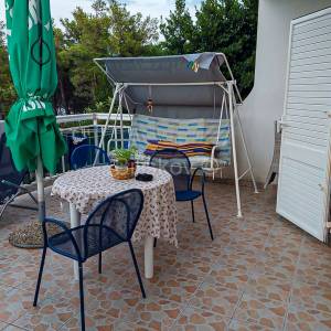 Prodaja, Hvar, Sućuraj, kuća u nizu s pogledom na more