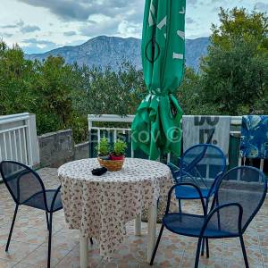 Prodaja, Hvar, Sućuraj, kuća u nizu s pogledom na more