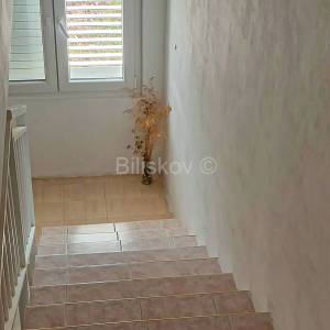 Prodaja, Hvar, Sućuraj, kuća u nizu s pogledom na more