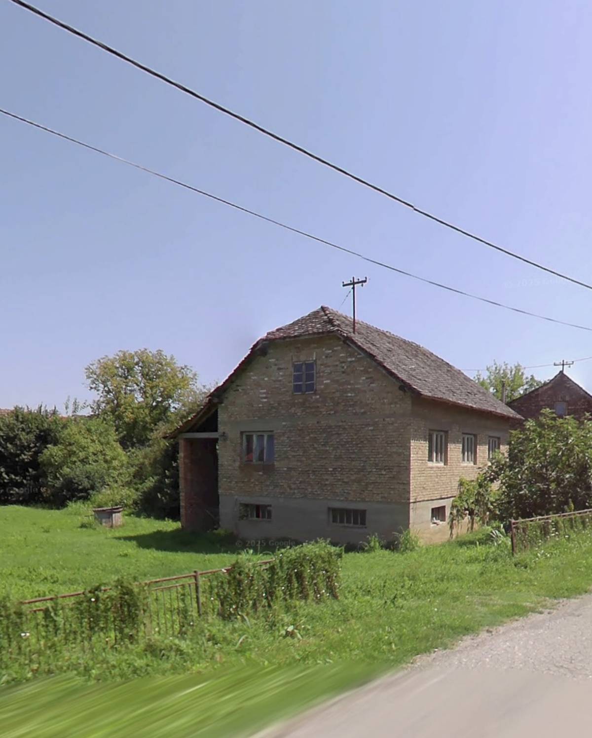 Prodaja imanja sa kućom, voćnjakom, poljoprivrednim zemljištem i šumom