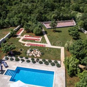 Prodaja, Istra, Pula, luksuzna vila, bazen, sportski tereni