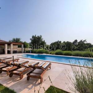 Prodaja, Istra, Pula, luksuzna vila, bazen, sportski tereni