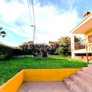 Prodaja, Istra, Samostojeća kuća sa tri stana