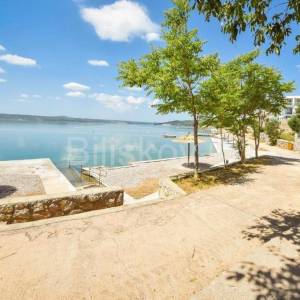 Prodaja, Jasenice, stambeno turistički objekt sa pogledom na more