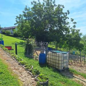 Prodaja, Jastrebarsko, Vlaškovec, ranč-imanje s 3 građevna objekta 