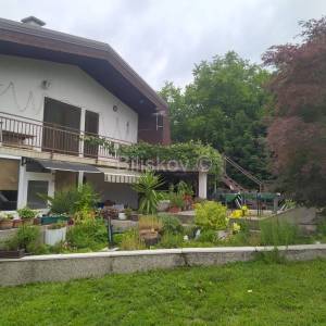 Prodaja, Jastrebarsko, Vlaškovec, ranč-imanje s 3 građevna objekta 