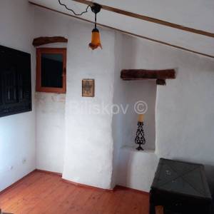 Prodaja, kamena kuća, 10 soba, Hum