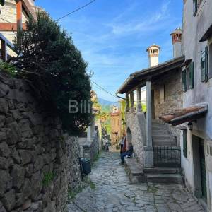 Prodaja, kamena kuća, 10 soba, Hum