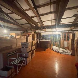 Prodaja, kamena kuća, 10 soba, Hum