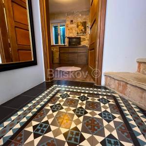 Prodaja, Kamena kuća u centru-Kaštel Novi