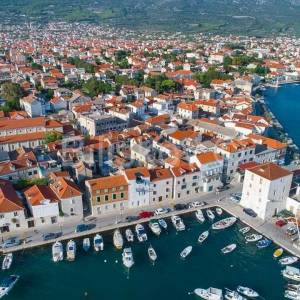 Prodaja, Kamena kuća u centru-Kaštel Novi