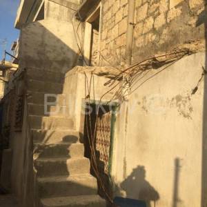 Prodaja, kamena kuća za renovaciju u Baškoj vodi