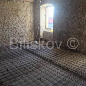 Prodaja, kamena kuća za renovaciju u Baškoj vodi