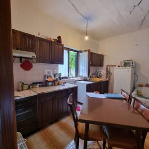 Prodaja, Kaštel Stari, trosoban stan, potrebna renovacija