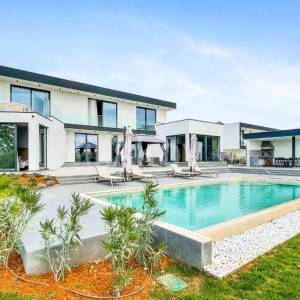 Prodaja, Kaštelir, luksuzna vila, bazen 